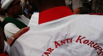 Peringati Hari Anti Korupsi Dengan Bom Tinja, Tindakan Moral Atau Amoral?