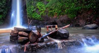 3 Air Terjun Mistis di Kuningan Jabar