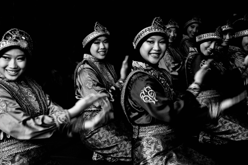 Tari saman (harjasaputra)