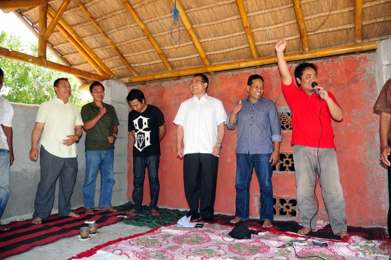 Pertemuan Kades2 Kec. Jerowaru dgn Anggota DPR-RI (foto: harjasaputra)