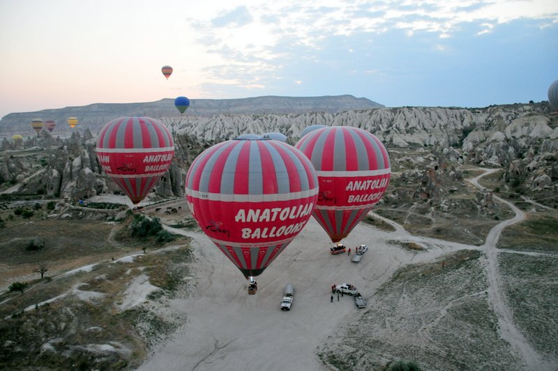 Mengarungi angkasa bersama balon terbang di Cappadocia, Turki (harjasaputra)